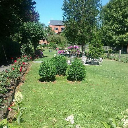 B&B Au Jardin Fleuri Marche-en-Famenne Exteriör bild