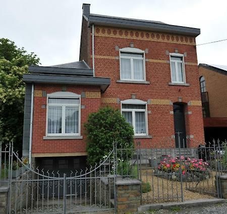 B&B Au Jardin Fleuri Marche-en-Famenne Exteriör bild