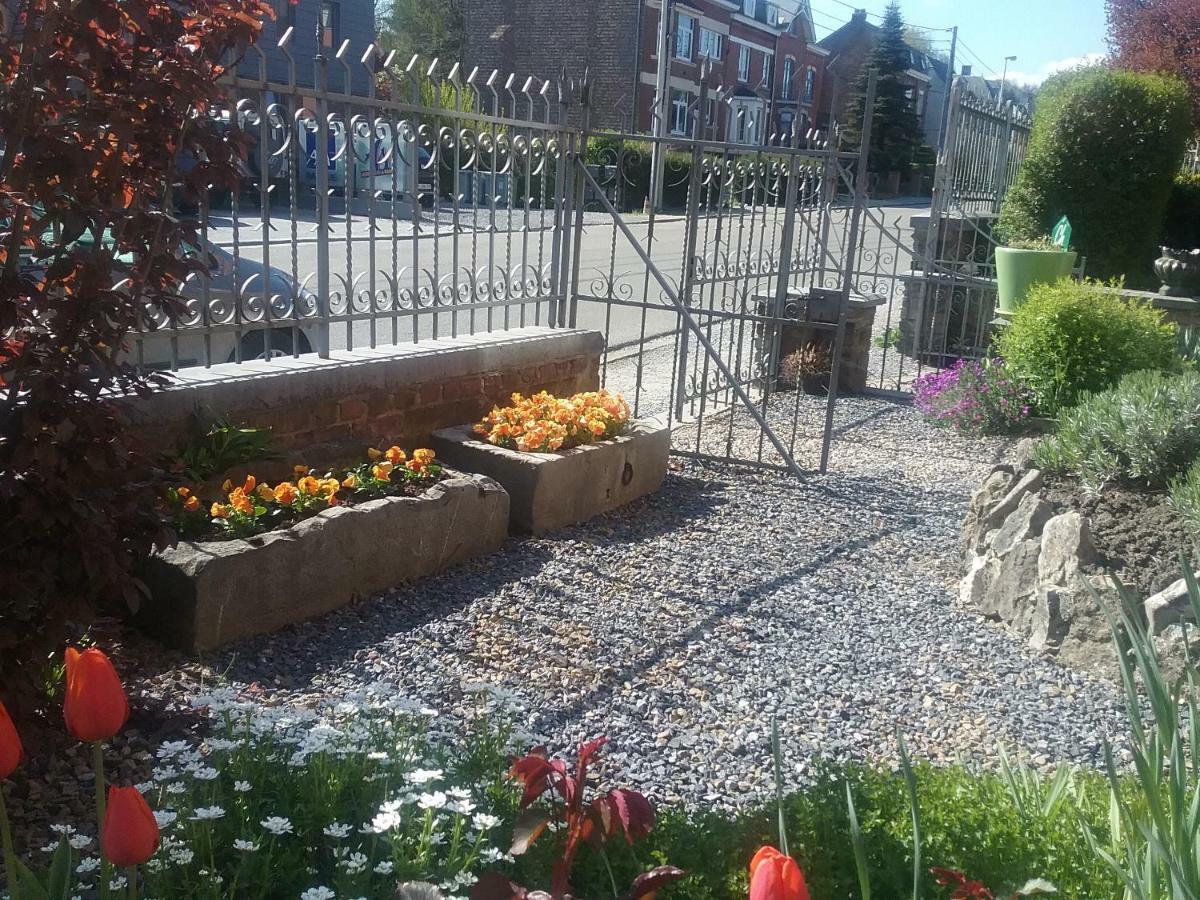B&B Au Jardin Fleuri Marche-en-Famenne Exteriör bild