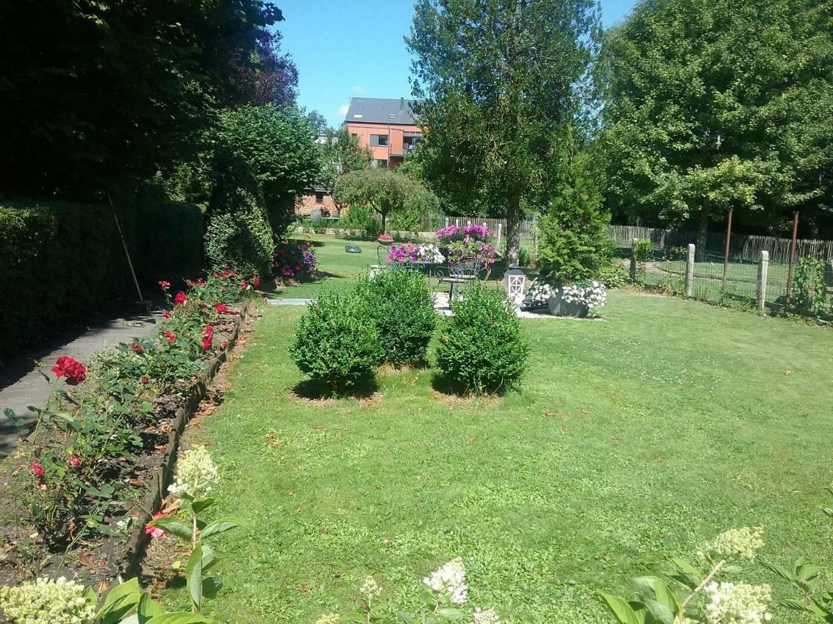 B&B Au Jardin Fleuri Marche-en-Famenne Exteriör bild