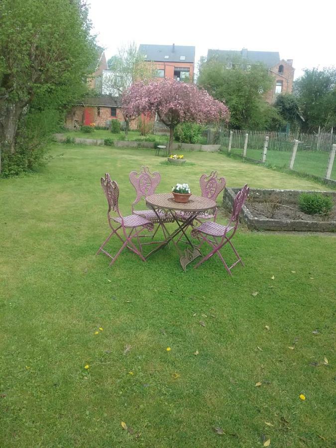 B&B Au Jardin Fleuri Marche-en-Famenne Exteriör bild